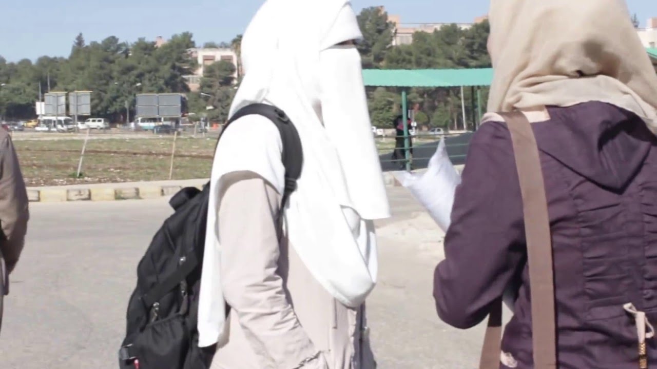 النقاب ليس رمزا ً للاستعباد .. مقاطع من حياتي