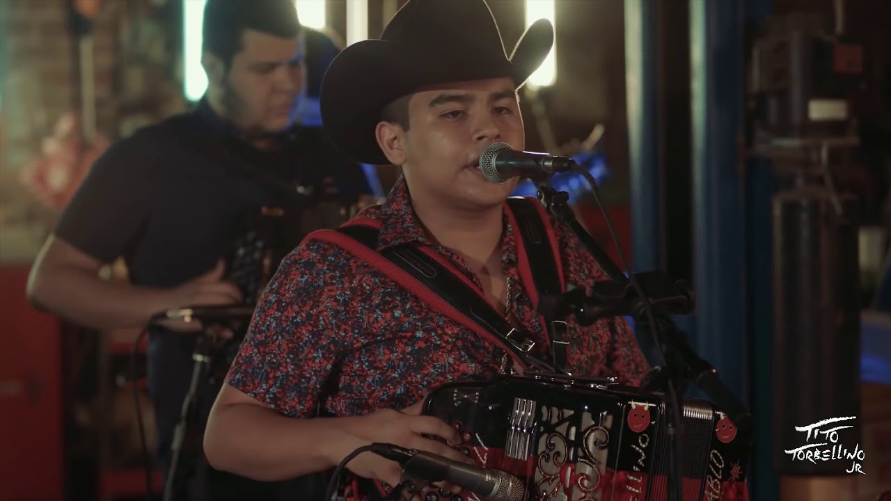 Tito Torbellino Jr - Que Tanto Es Tantito [En Vivo]