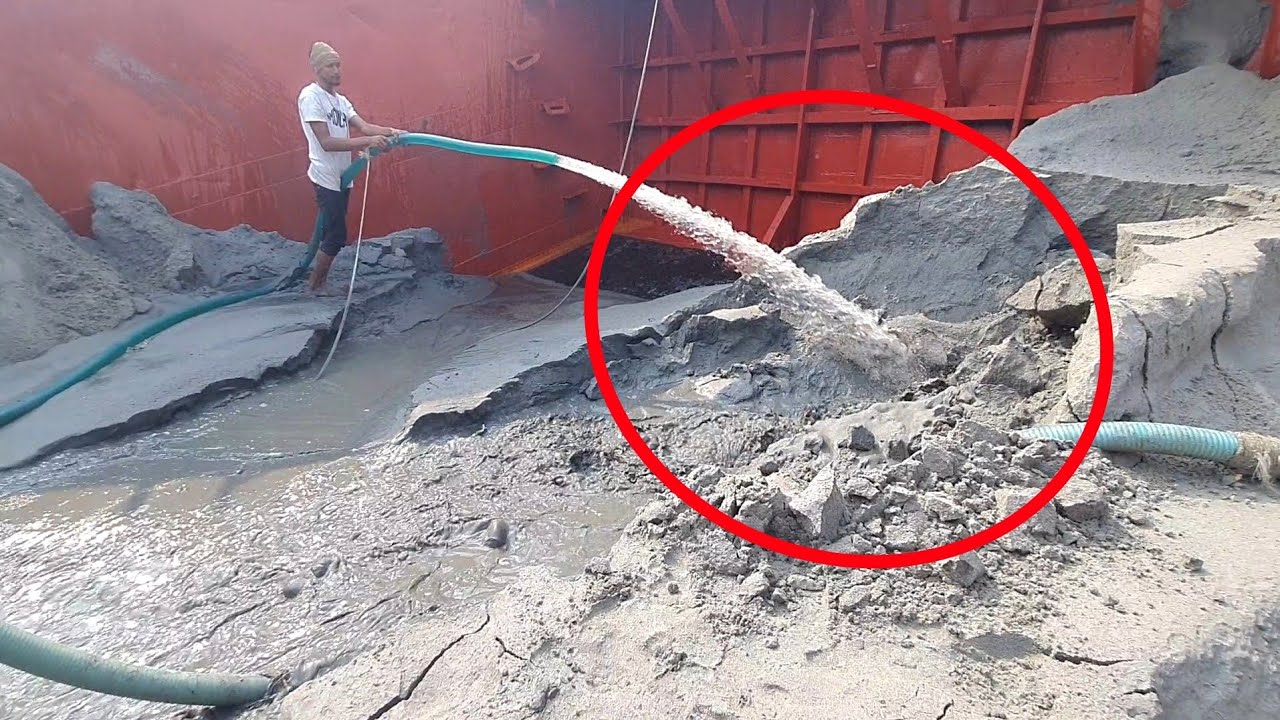 nloading sand form ship barge unloading video unload sand from big barge ship 397 (23 Jan 2026)