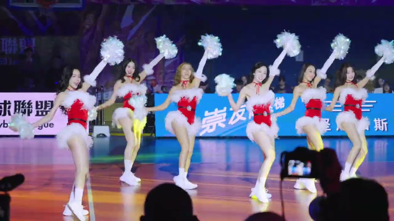 Luxy Girls中場舞 桃園雲豹飛將排球聖誕主題週