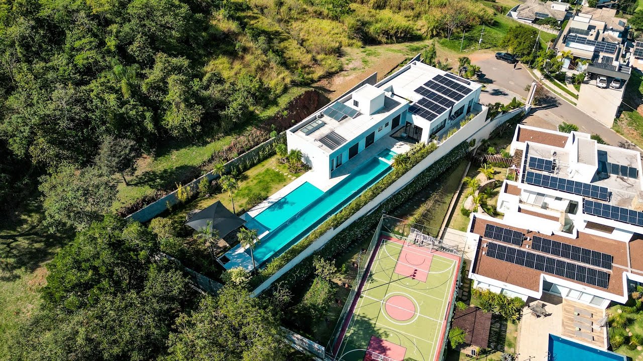 DENTRO DE UMA SURPREENDENTE CASA MODERNA EM CONDOMÍNIO NO TOPO DA CIDADE DE ATIBAIA SP
