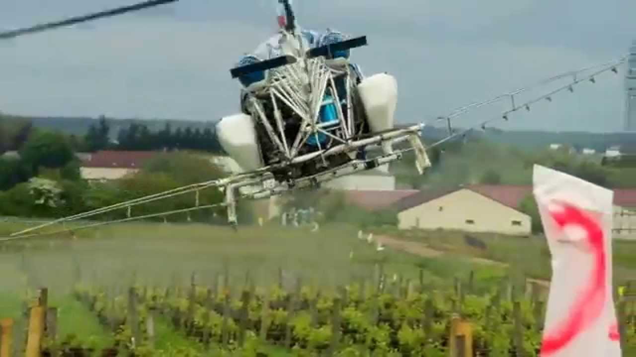 Traitement par hélicoptère Chassagne Montrachet  intervention inondations Mai 2013
