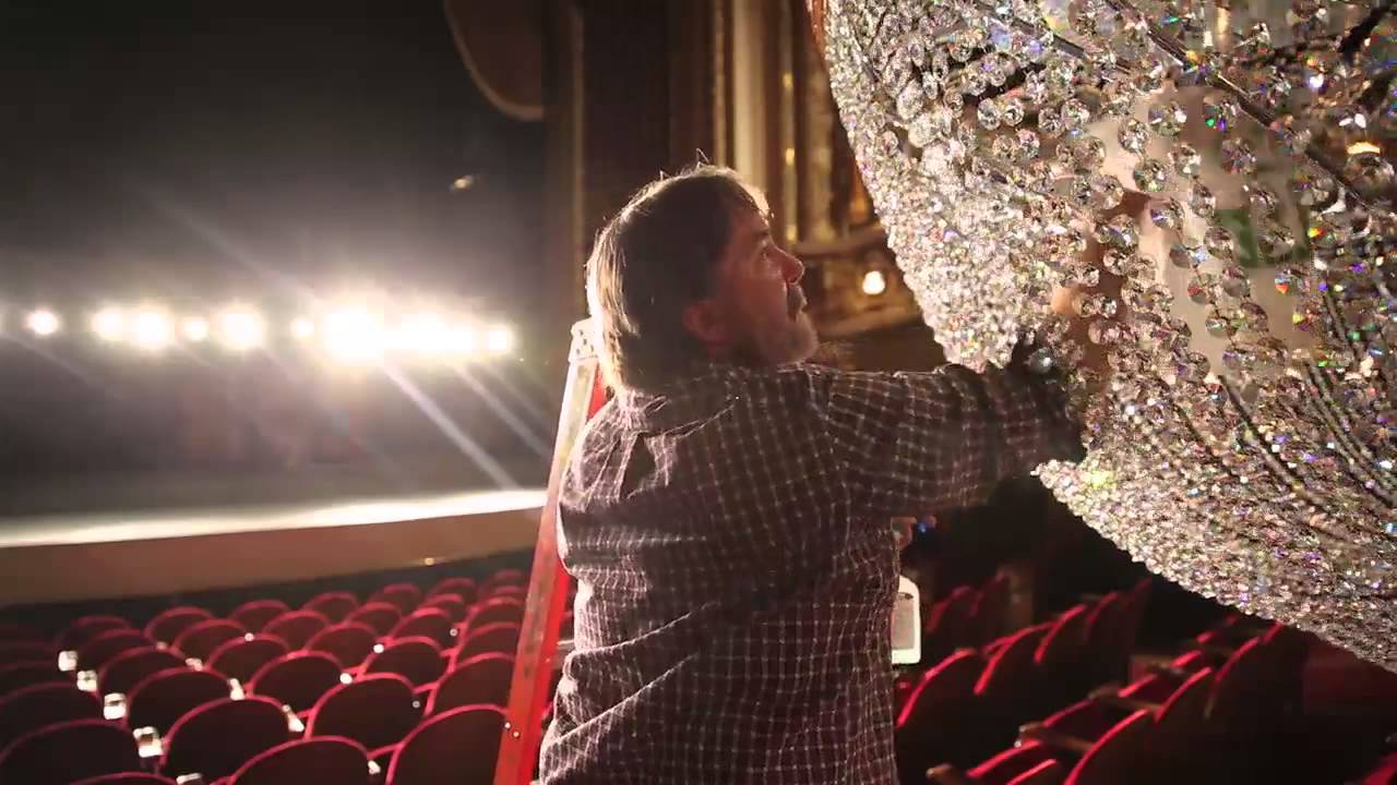 How to clean a 1-ton chandelier
