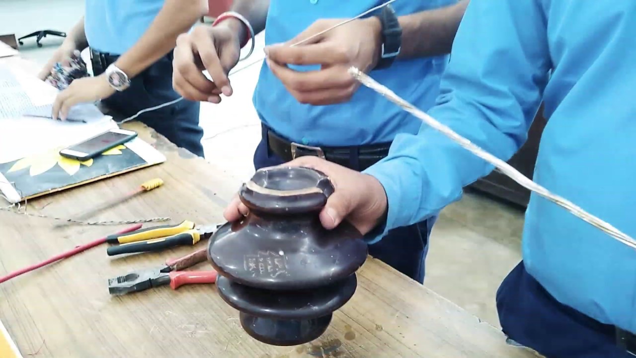 Pin type insulator मे bare conductor कैसै लगाते है