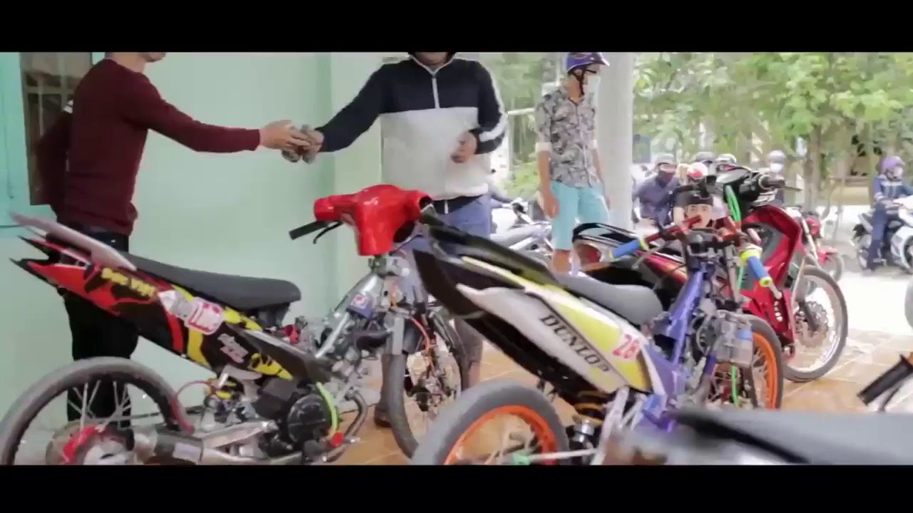 R&aacute;p xe độ - MV Racing Boy