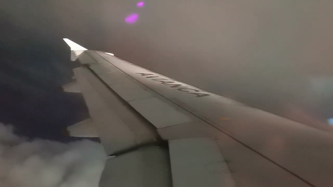 TRIP REPORT | Avianca | Airbus A320 | Bogotá - Medellín Aterrizaje Nocturno | 9 MARZO 2023