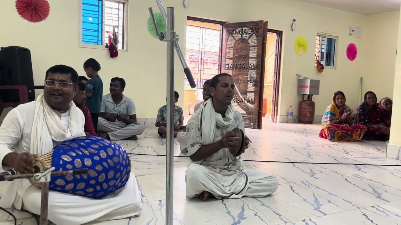 Nrusimha Arati Singing By Rashmita Mataji || Hare Krishna || Hari Bol || Jay Shree Krishna ||