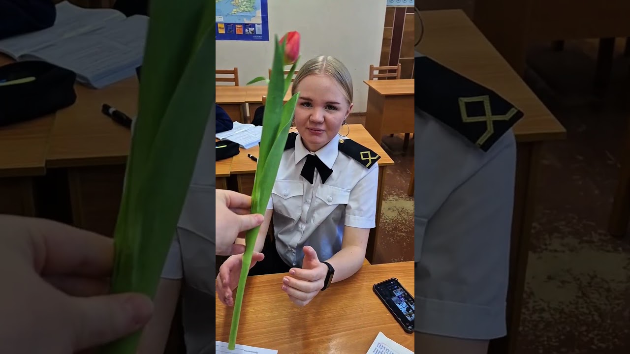 Решила подарить тюльпаны девчонкам, которых учу. хотели бы также? #преподаватель #спо #будниучителя