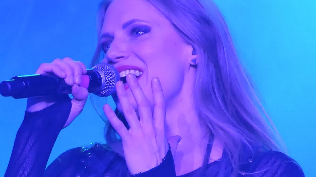 Leaves' Eyes -  Realm Of Dark Waves (live)