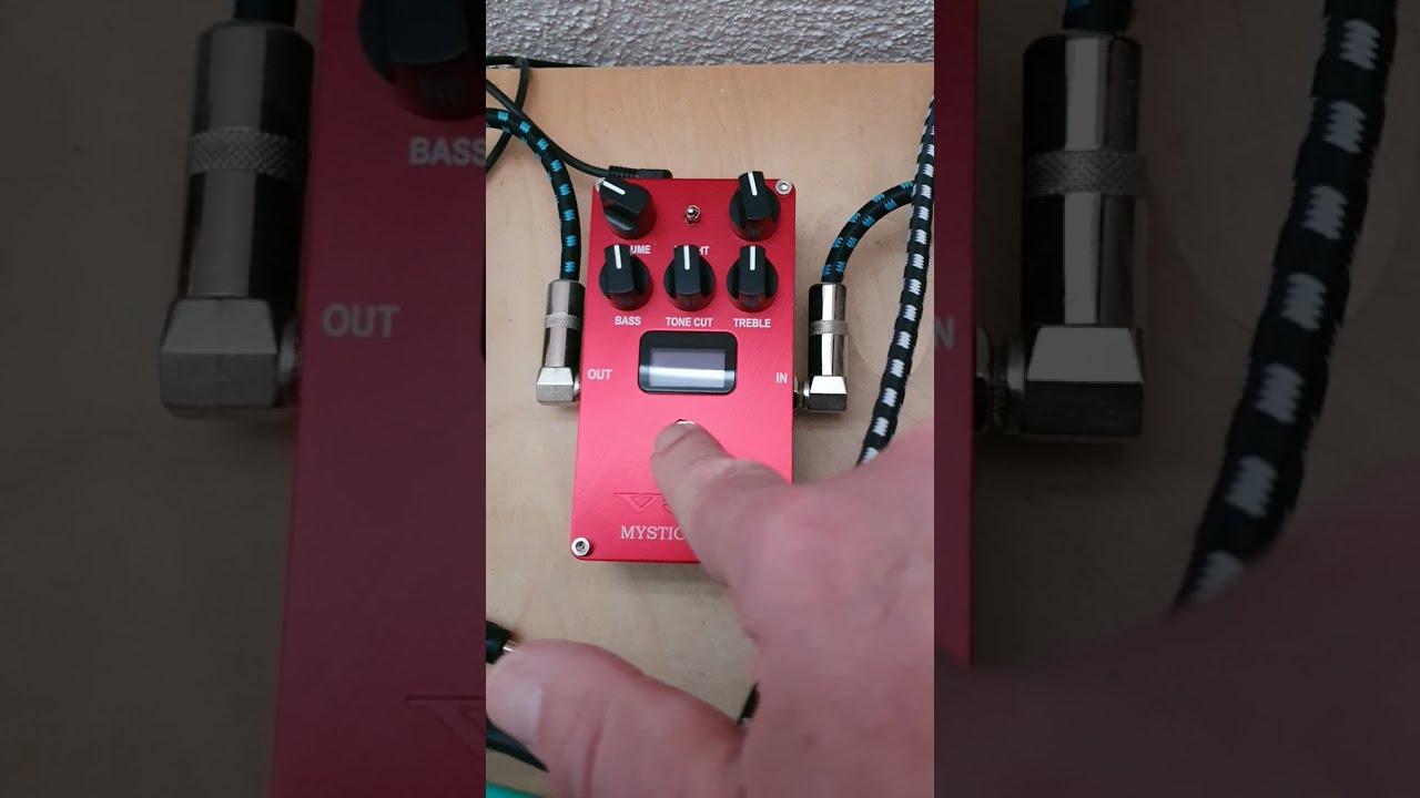 VOX Mystic Edge vs. Harley Benton AC Tone