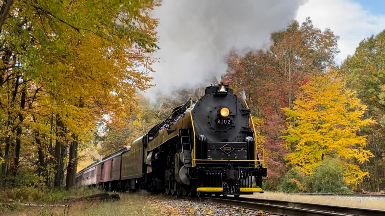 Reading & Northern 2102: The Autumn Anthracite Explorer