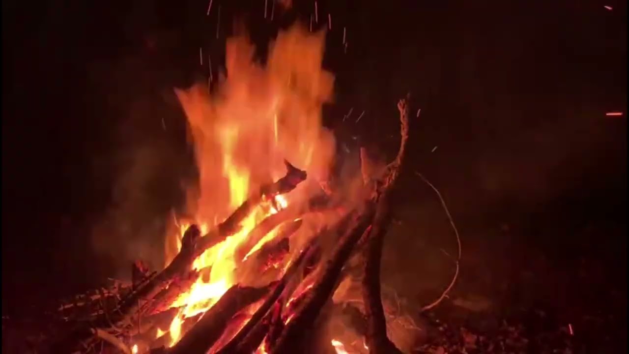 DİNLENDİRİCİ ATEŞ VİDEOSU - KAMP ATEŞİ - ASMR - ÇITIRTI - DİNLE - İZLE 🔥🔥🔥