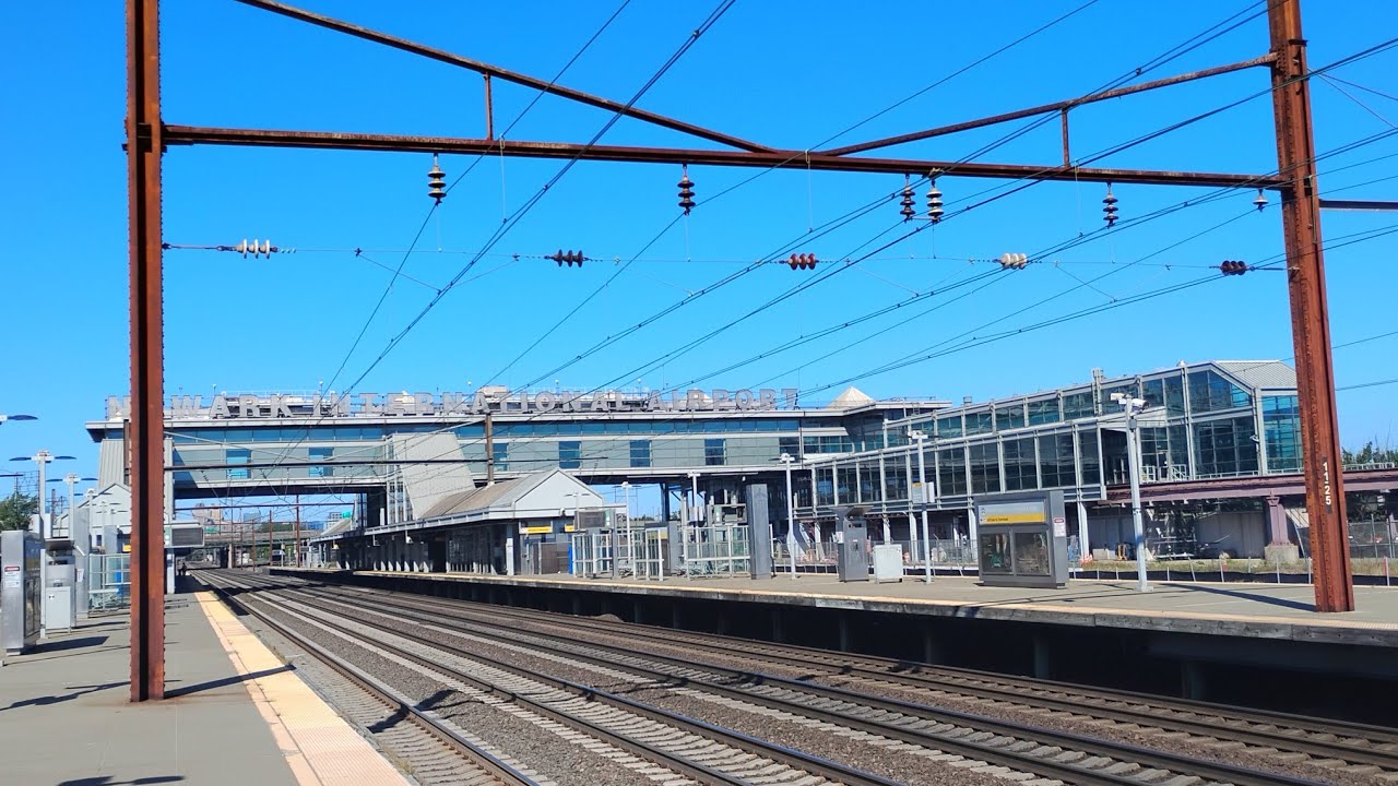 The Afternoon Trainspotting at EWR Station!
