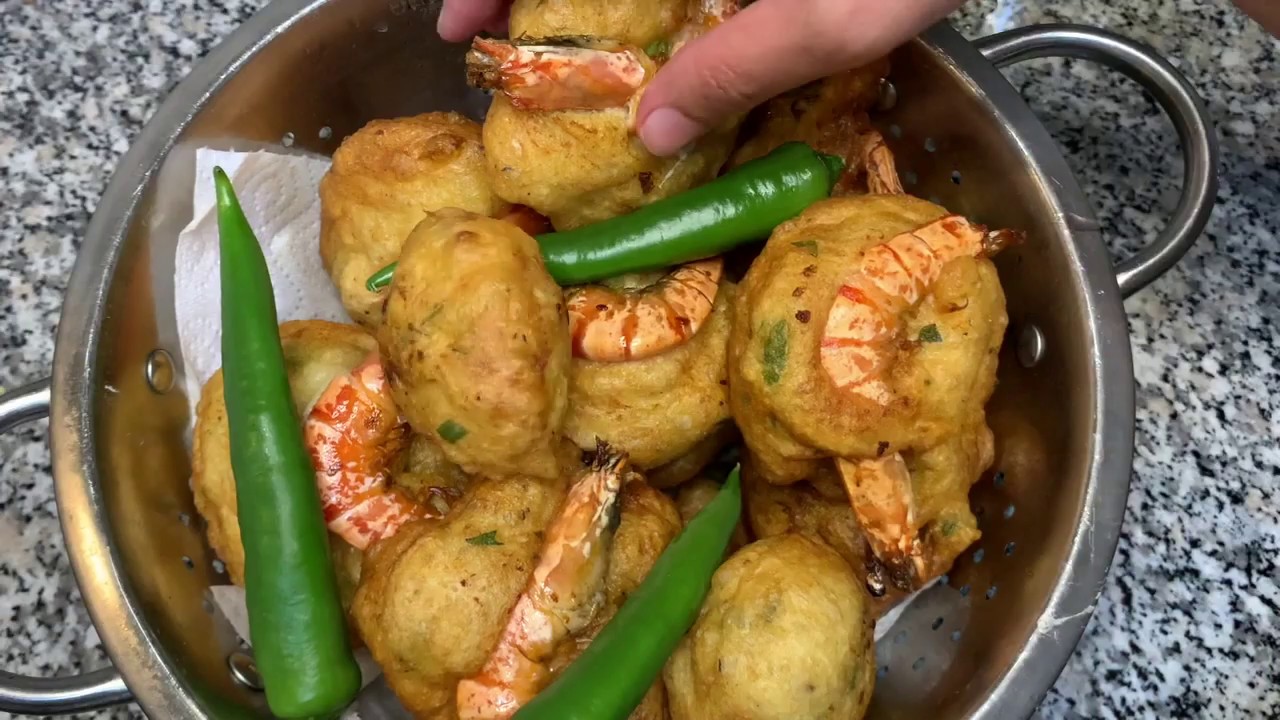 Wadeh Vadai Udang Crisp and fluffy Lentil Prawn fritters
