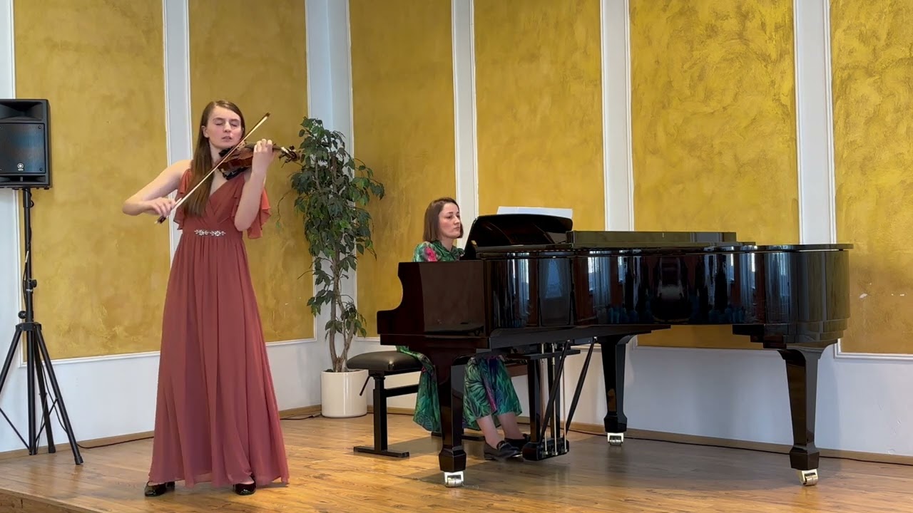 A. Dvořák, Romantické kusy č. 1, č. 2,  Helena Hampalová (13 let), Soutěž Pro Bohemia 2025 IMG 1512