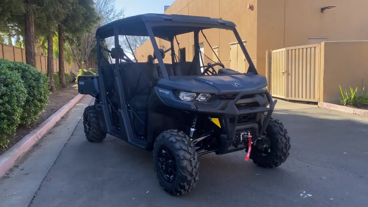 2025 Defender Max XT HD10