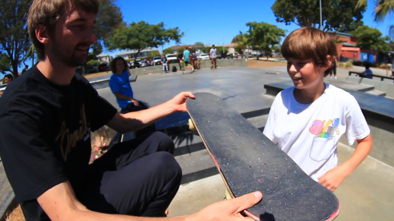 ПОДАРИЛ РЕБЕНКУ НА ДЕНЬ РОЖДЕНИЯ ПОЛНЫЙ СКЕЙТБОРД