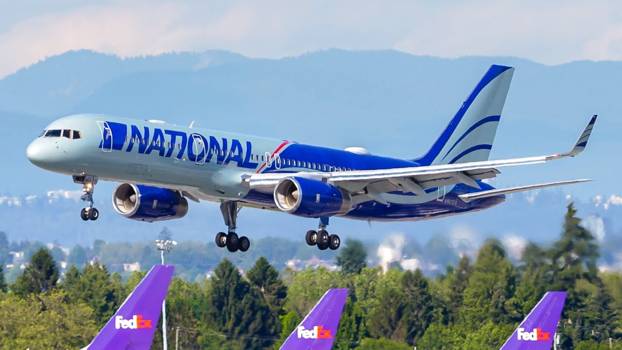 New England Patriots 767 and National 757 at Vancouver YVR