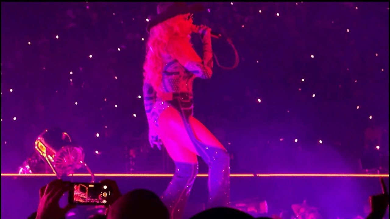 Beyoncé - BODYGUARD - Live from The Cowboy Carter Tour at Metlife Stadium