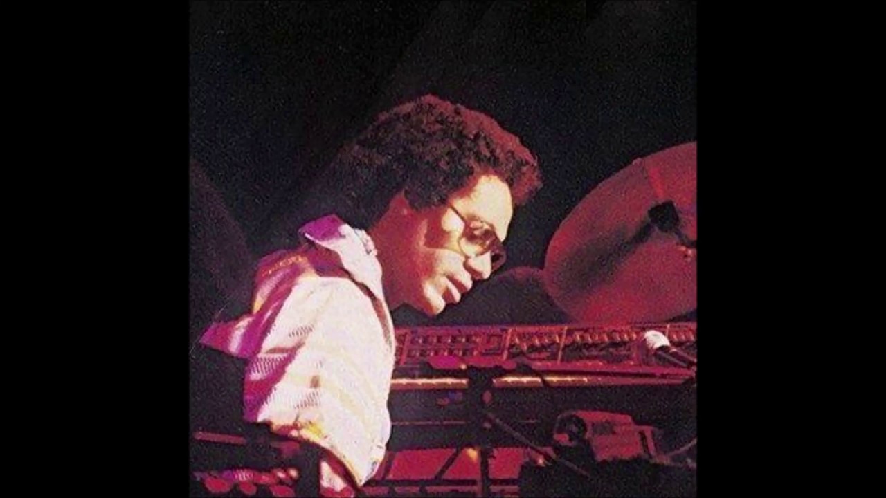 Larry Dunn - solo on Runnin' (Tokyo 1979)