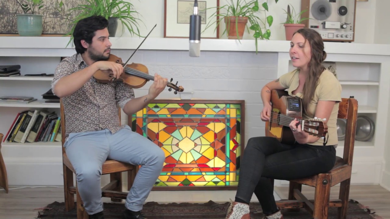 La Deriva, Caballito: Musica Colombiana: Andrea Burggraf and Max Q. Santander