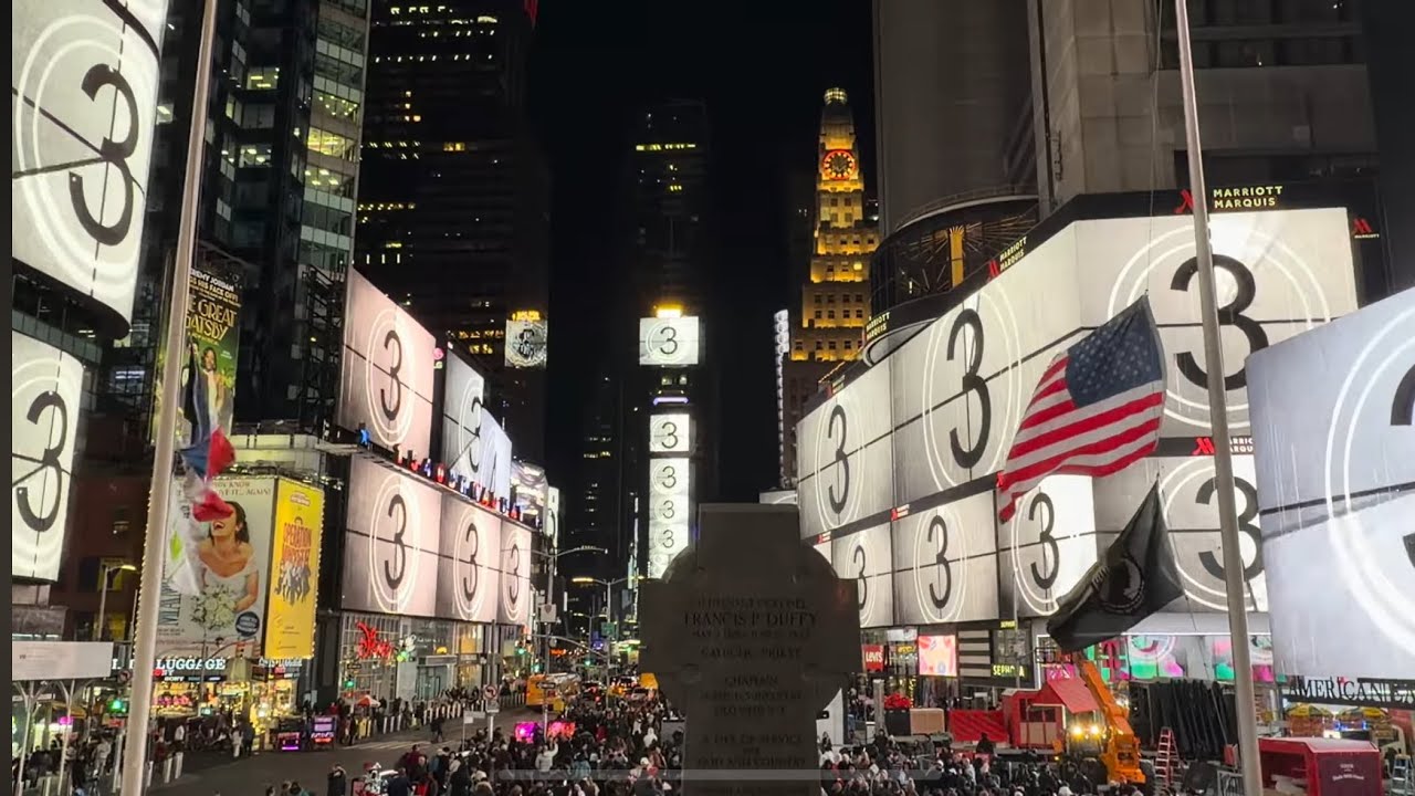 Very Cold December Midnight Moment 2025 • Times Square, New York Walking Tour