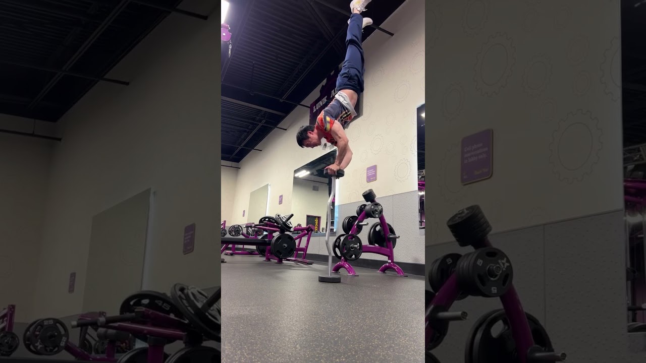 Late night practice #strengthtraining #handstand #calisthenics #fixedbarbell #planetfitness #sur
