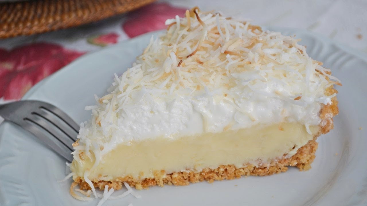 Receita de Torta de creme com coco - Mallu Hessel