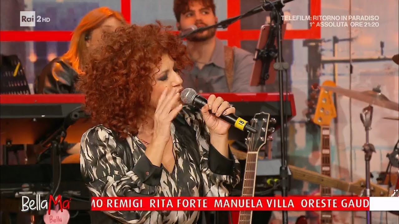 Manuela Villa canta 