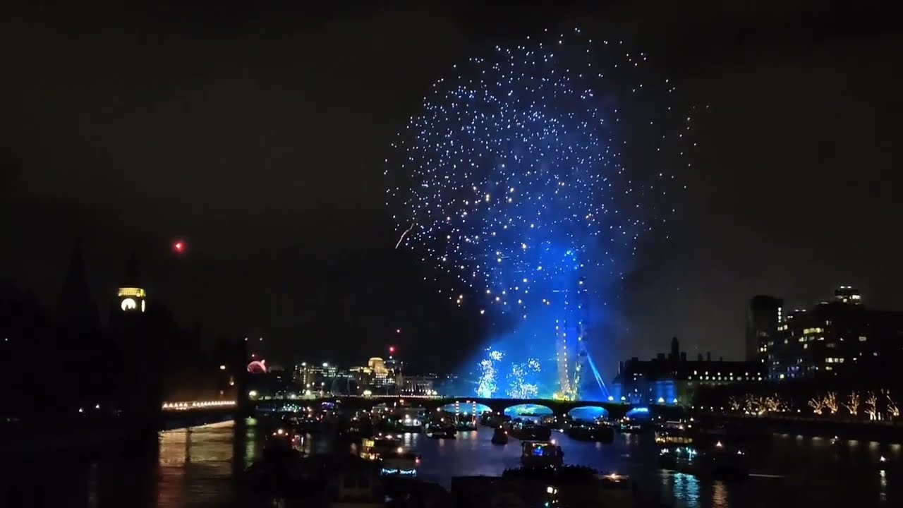 London New Year Fireworks 2023 | View from Lambeth Bridge