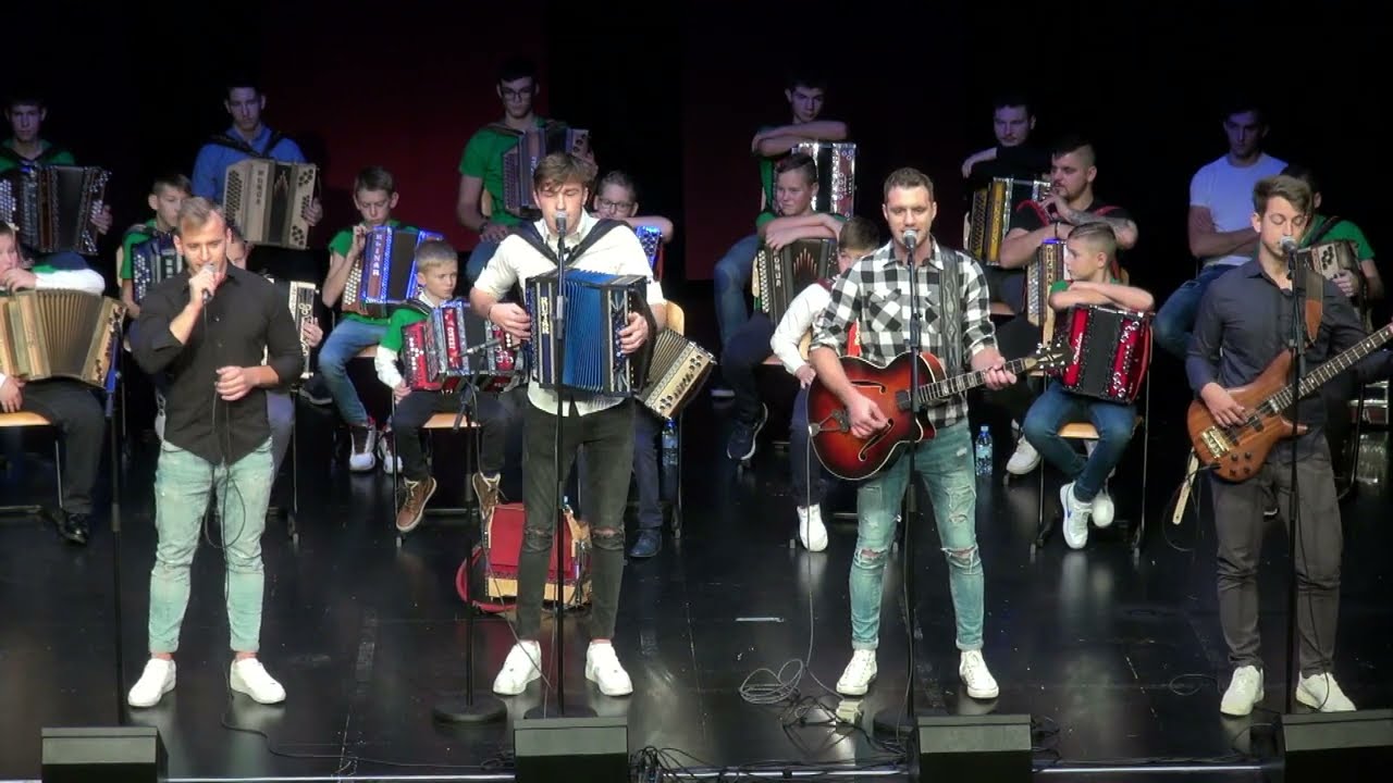 Ansambel Užitek - Daleč je dom (v živo)