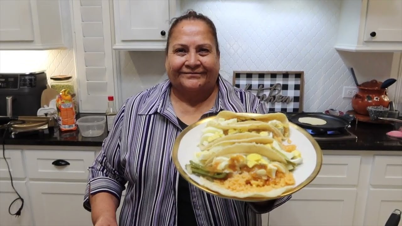 TAQUITOS DE ARROZ CON HUEVO COCIDO