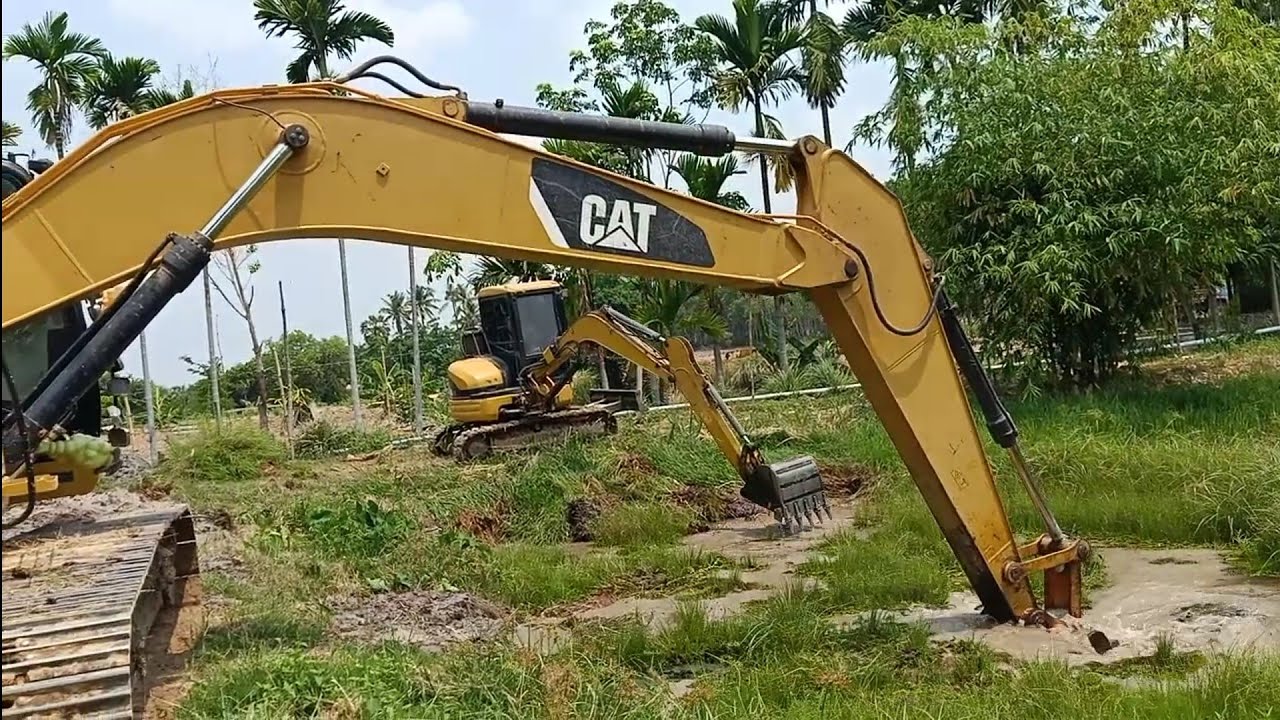 พ่อกับลูกช่วยกันทำมาหากิน...หัวหน้าจร๊ยปะทะช่างเขียว