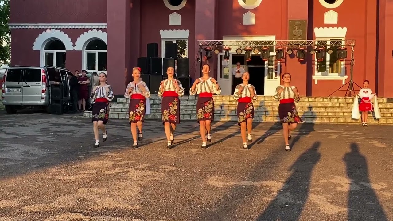Cercul de dans ,,Ciuleandra&rdquo; - Dansul ,,Prosoapelor&rdquo;.
