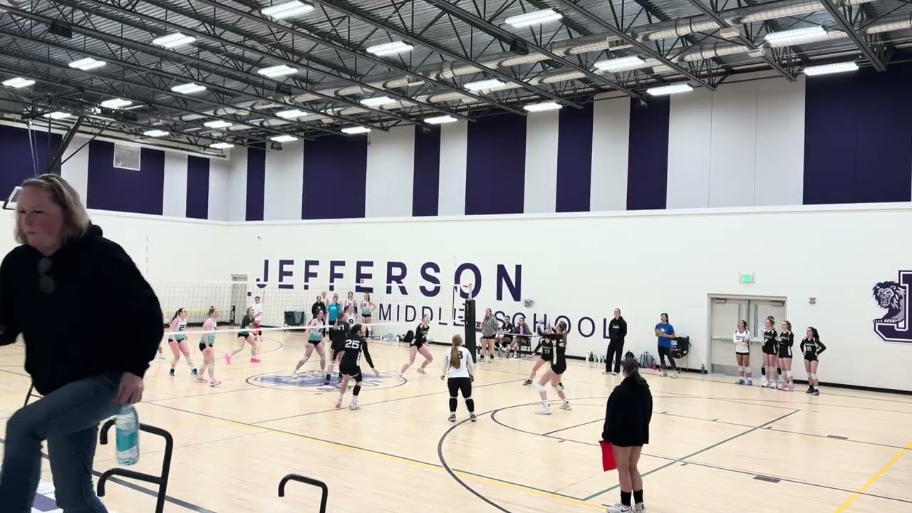 Basin Bombers 18-1 vs. TVVC 18 Black (friendship tournament: game 2, set 1: 25-15)