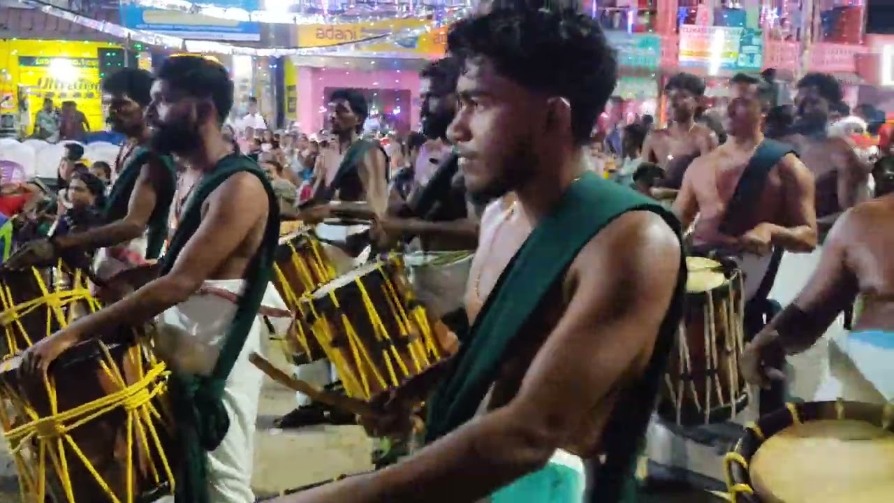 ഈ ചെണ്ട മേളം ഒന്നു കണ്ടു നോക്കൂ. 