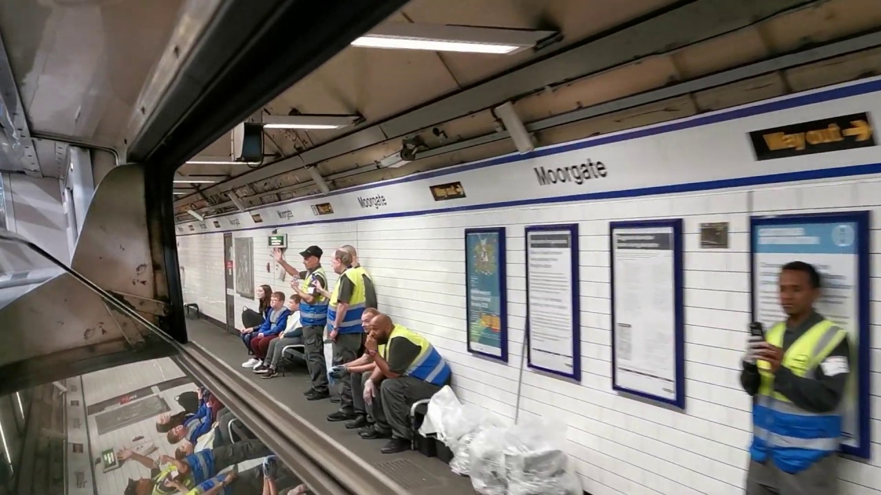**FINAL CLASS 313 FROM MOORGATE** Moorgate to Drayton Park on NSE 313064 23/10/19