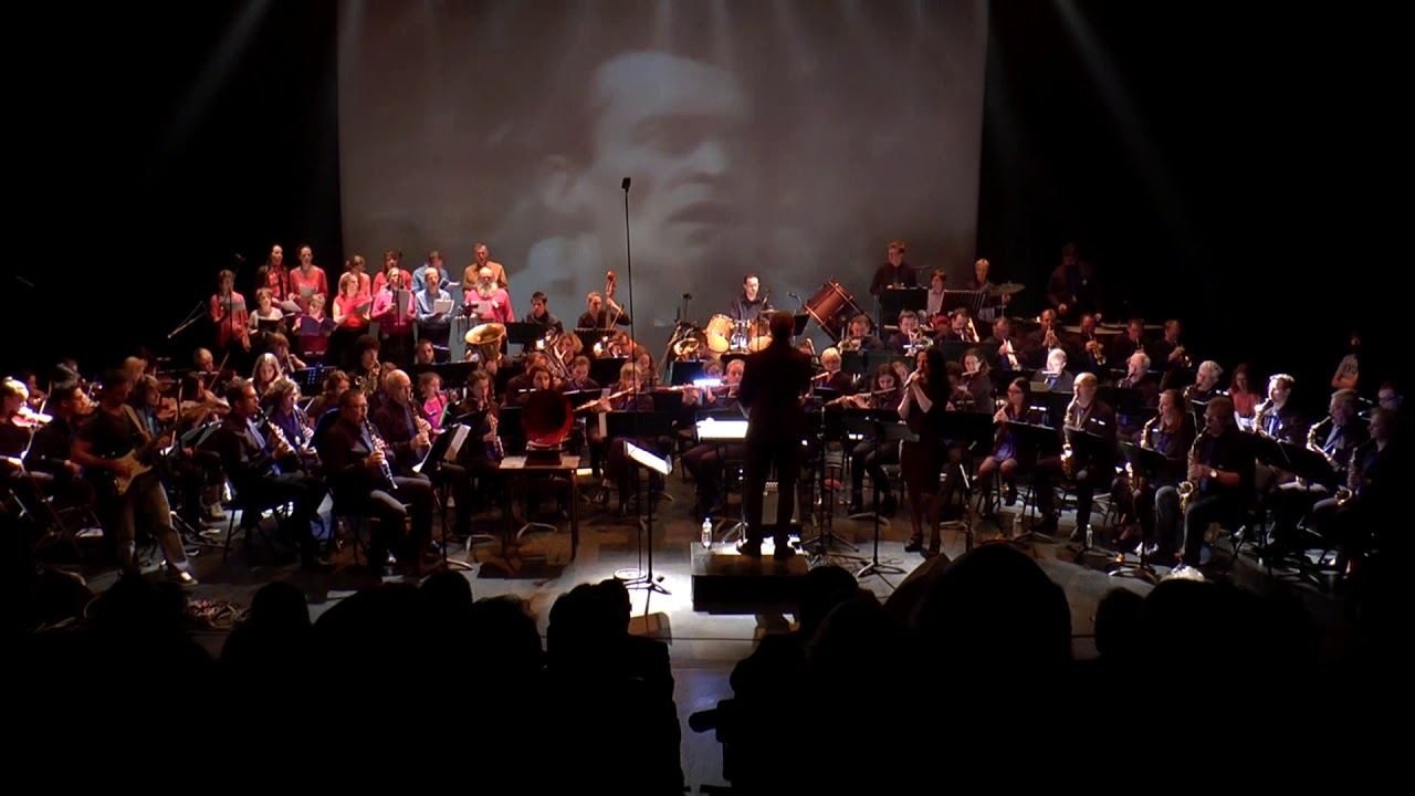 La Saint Cyrienne - Earth Song [Concert Flash back vers le Futur 2017]