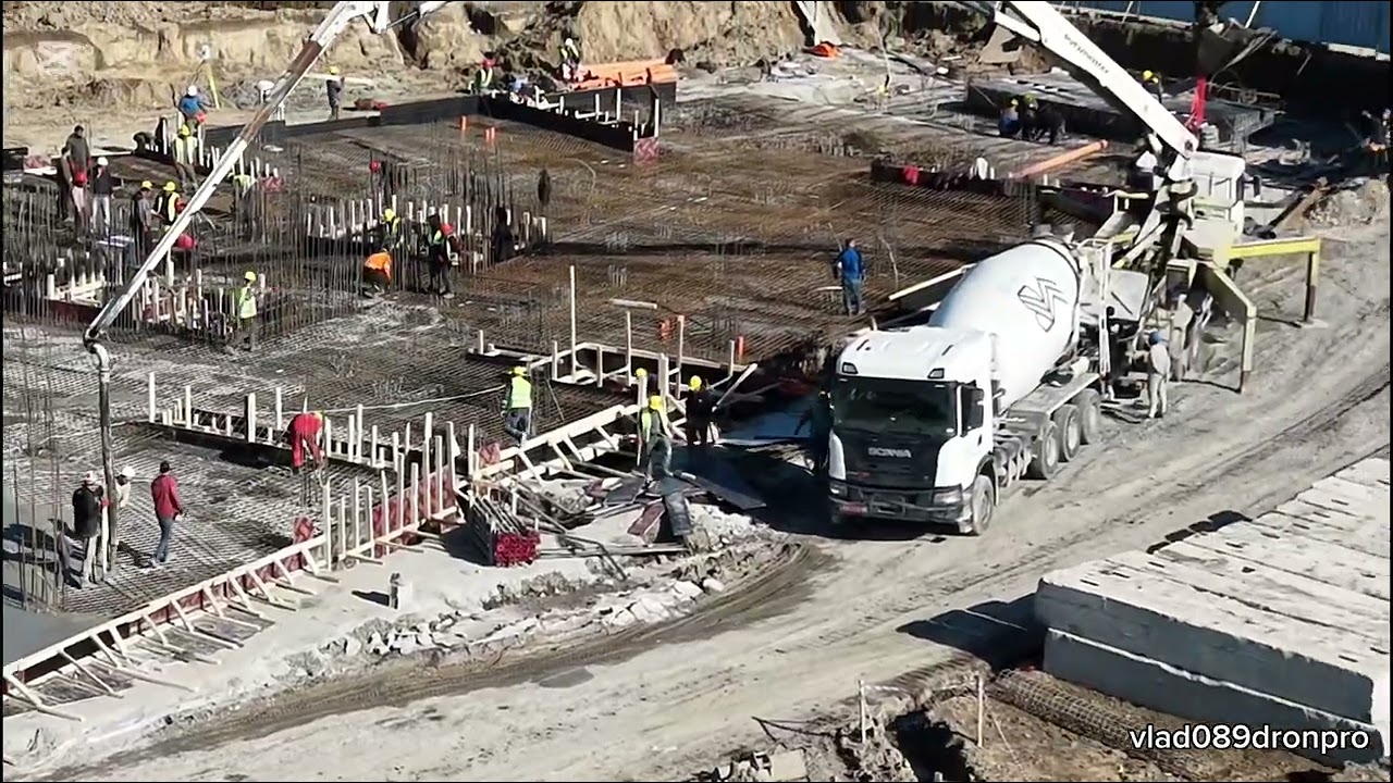 Hotel i upravna zgrada na aerodromu Nikola Tesla i železnička stanica - dron snimak