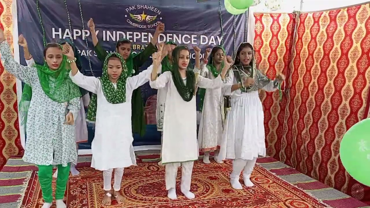 tablou performance on ae mere watan tez qadam tes qadam ho by pak Shaheen Cambridge school