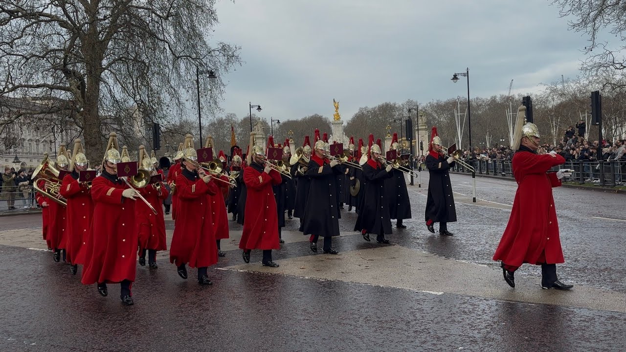 Changing of the guard band of the household cavalry new guard 1stbattalion grenadier guards 22/12/25