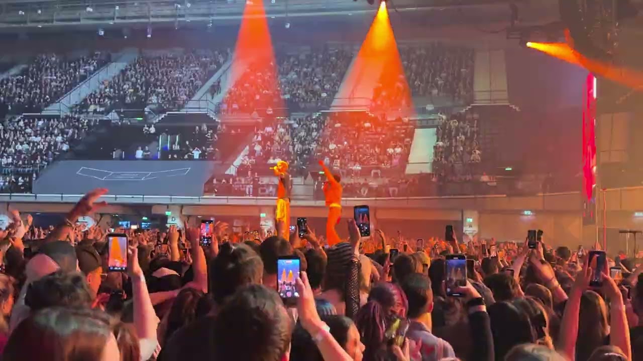MGK - Maybe + Wild boy + El Diablo live in Vienna 2026
