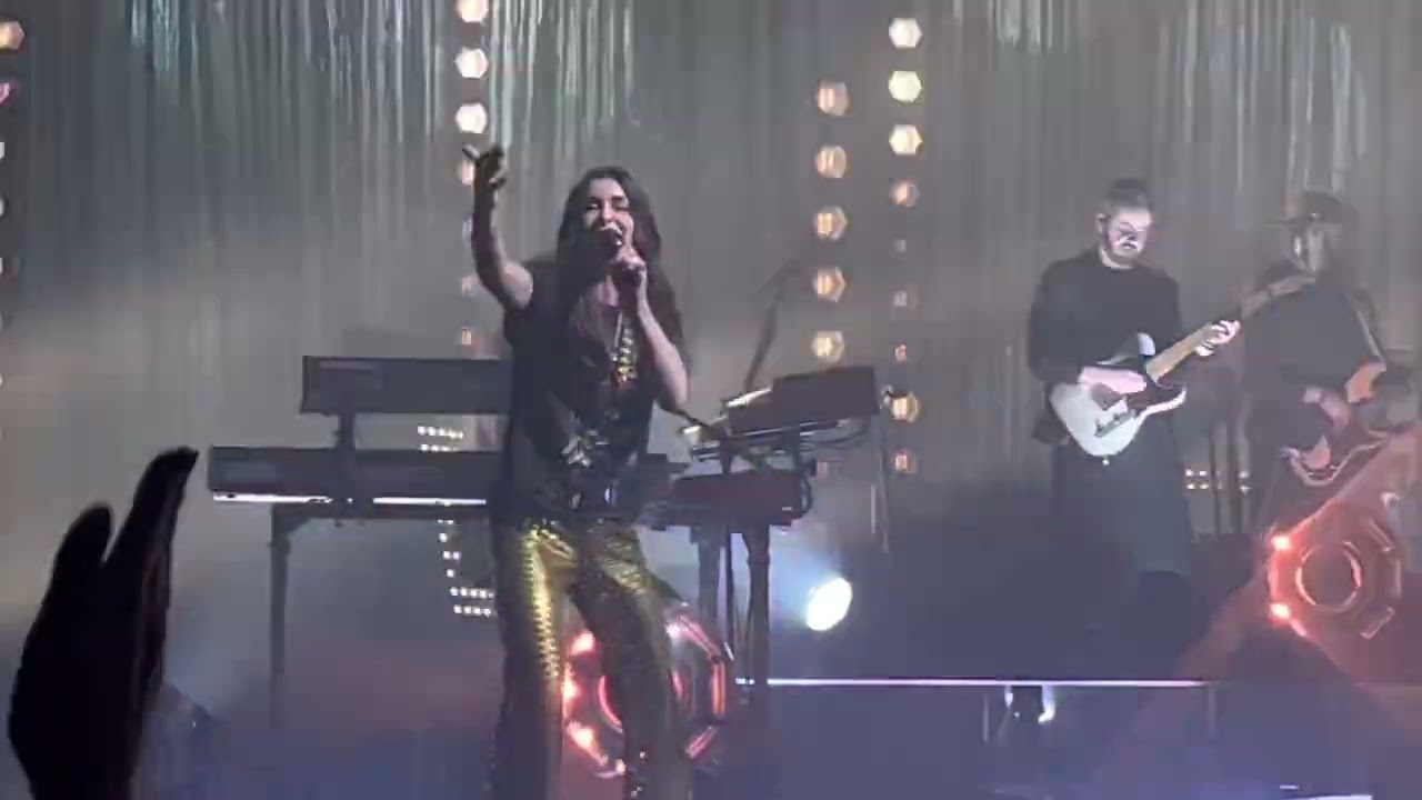 Jenifer - Que l’amour s’en aille - live - Nice Palais Nikaïa 01/04/23
