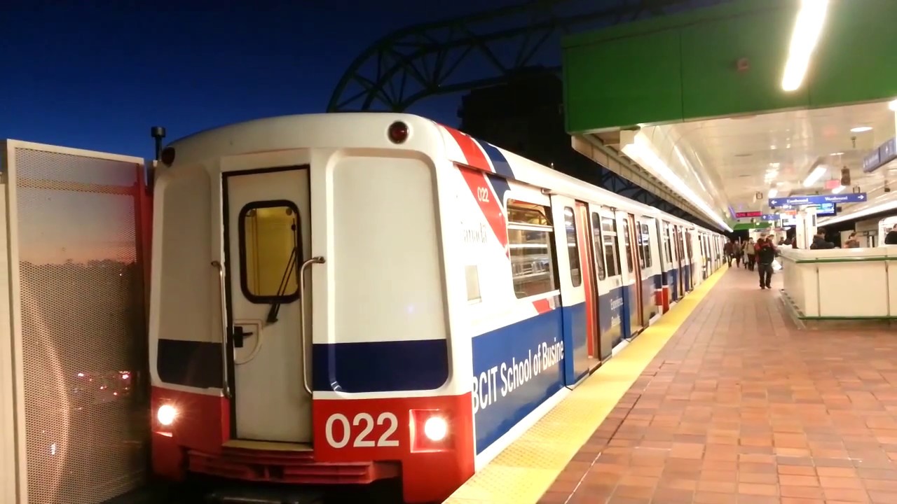 Vancouver Translink Skytrain (6 Car 1985 UTDC ICTS MK 1) Waterfront Stn Platform 1 to Joyce Station