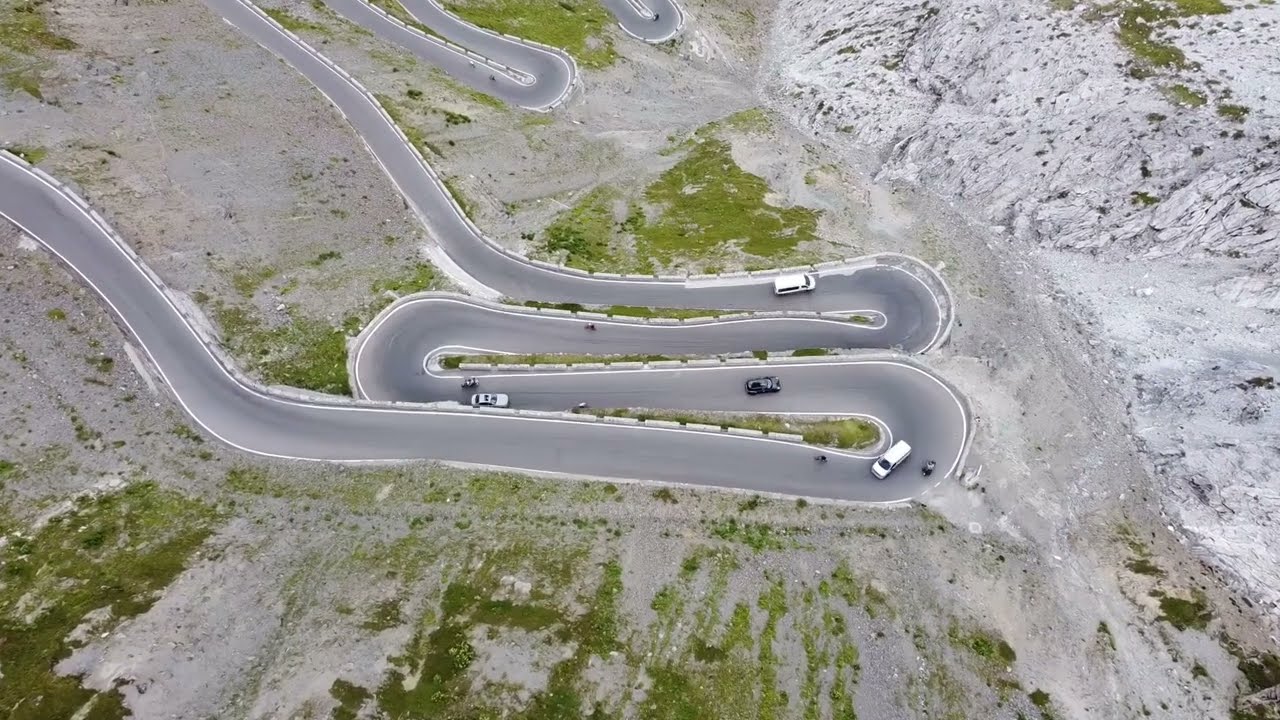 Stelvio-Alpok legjava motoros túra 2022 I RhinoTours