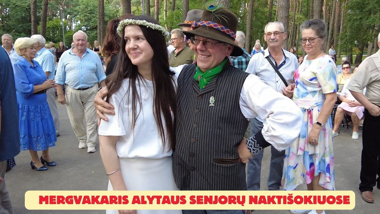 Mergvakaris Alytaus senjorų naktišokiuose. 2024 08 26. Koncertuoja Panevėžio r. „Upytės Vešeta