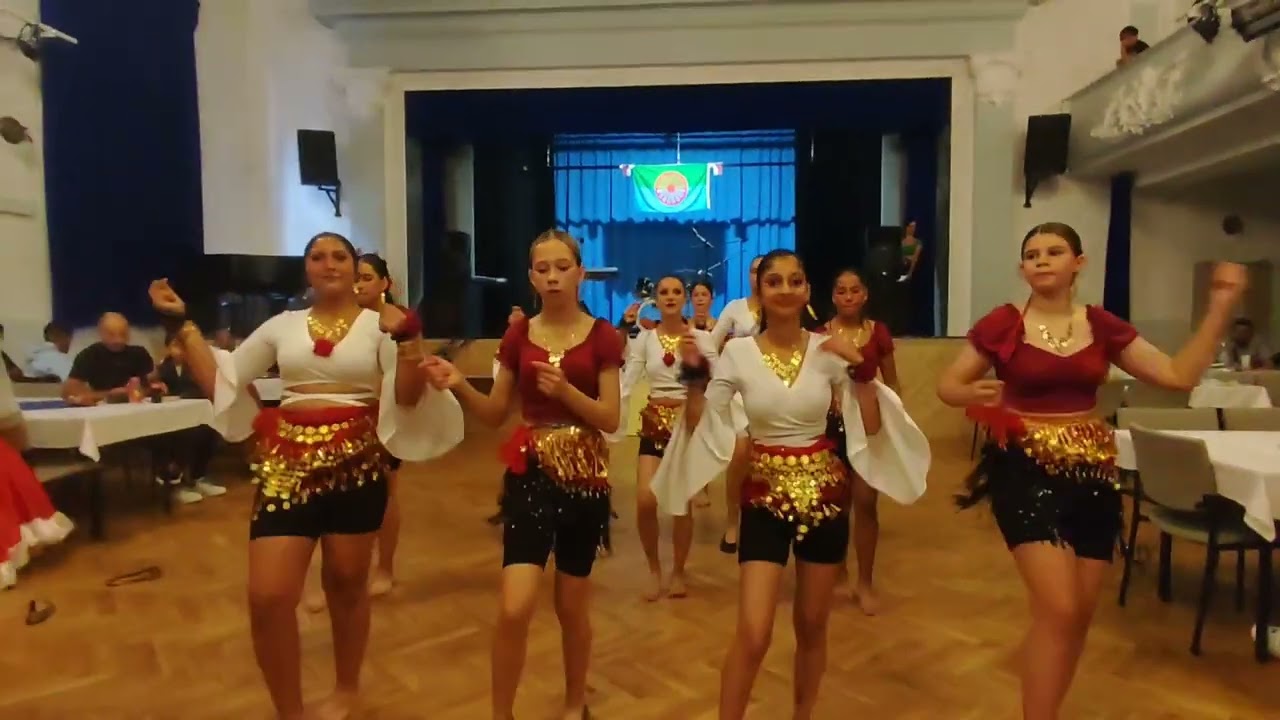 Devleskere čhaja & Nevo Suno - Hrádek nad Nisou - Beseda 6.9.2025 první část vystoupení💃🏽❤️