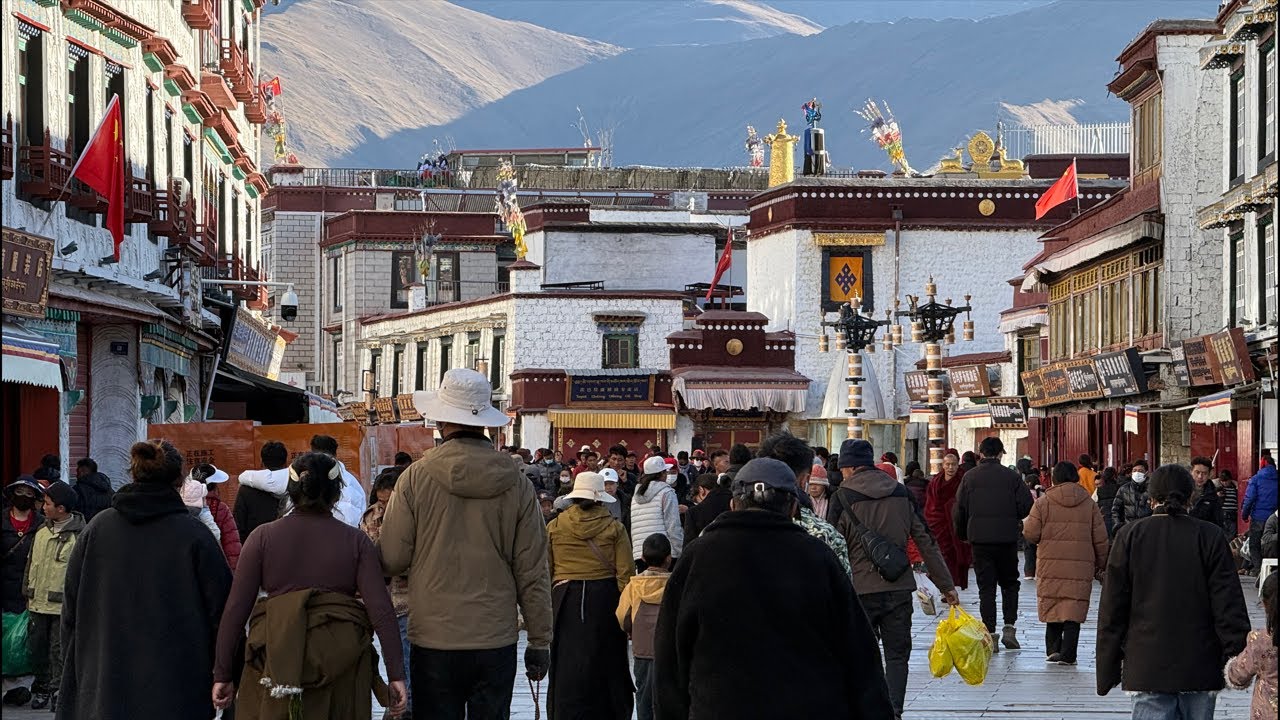 Let's wander around the streets of Lhasa.