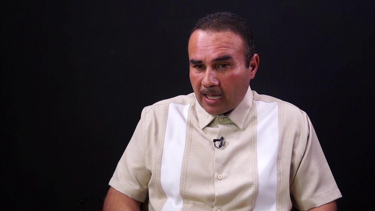 Gustavo Banda,  destaca por su apoyo a la comunidad haitiana y africana en Tijuana | Conexión Colef