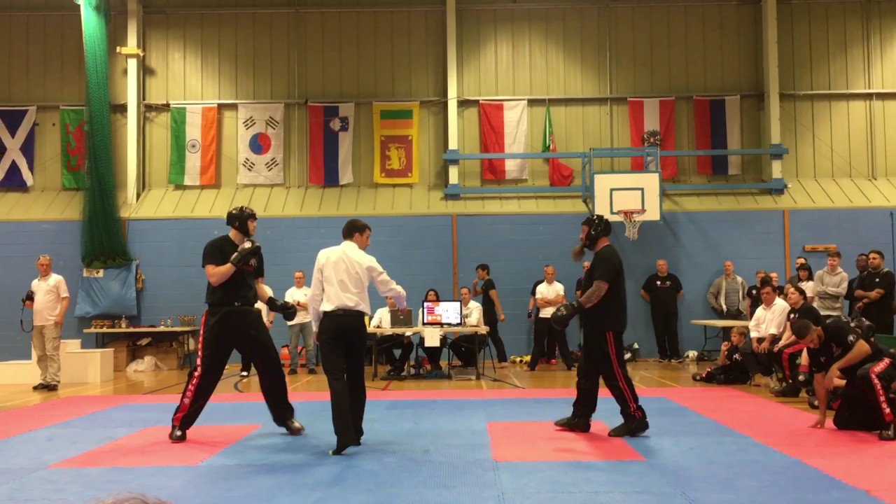 Aaron Connor (PMAS) vs Temple Fight 1 Kickboxing Light Continous 90+kg                01/10/16
